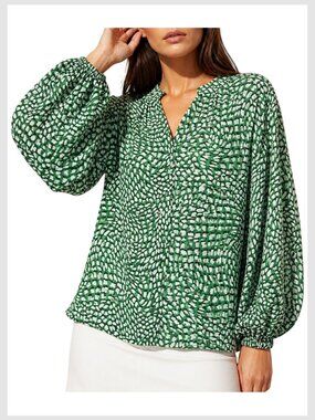 Chico’s Button Front Blouse Green Abstract Print Lightweight Size 1